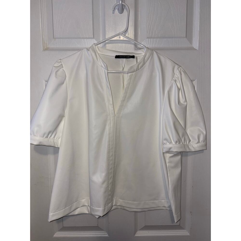 Dolcecabo women’s faux leather XL white short sleeve split neck top nwot